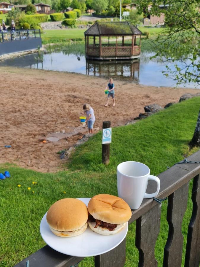 4 Bed Luxury Lodge With Hot Tub Near Lake District Warton  Bagian luar foto