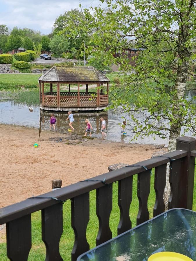 4 Bed Luxury Lodge With Hot Tub Near Lake District Warton  Bagian luar foto