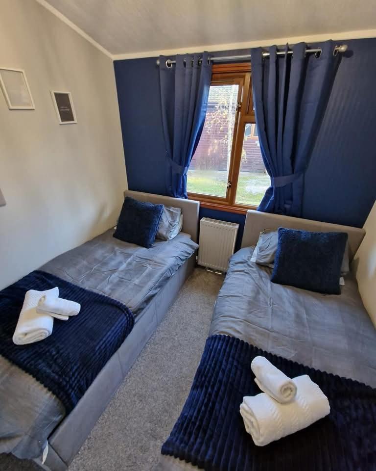4 Bed Luxury Lodge With Hot Tub Near Lake District Warton  Bagian luar foto