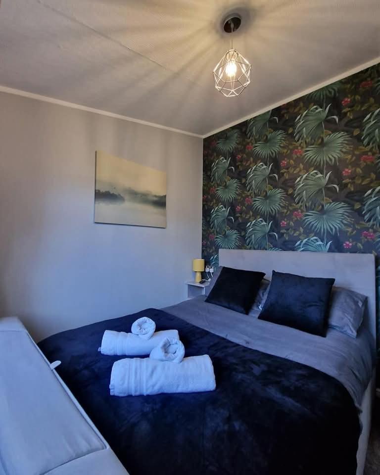 4 Bed Luxury Lodge With Hot Tub Near Lake District Warton  Bagian luar foto